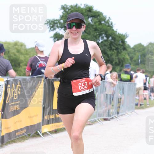 22.06.2025 - Viking Triathlon H.Heesch http://msf.ph/oto/8106885 22.06.2025 14:41:46 Laufen 110, 427, 527, 653 meine-sportfotos.de
