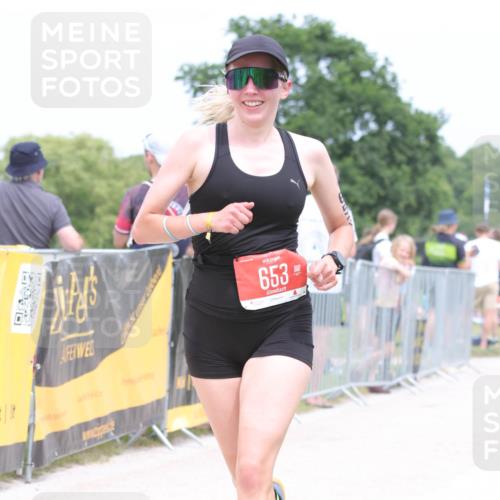 22.06.2025 - Viking Triathlon H.Heesch http://msf.ph/oto/8106891 22.06.2025 14:41:46 Laufen 110, 427, 527, 653 meine-sportfotos.de