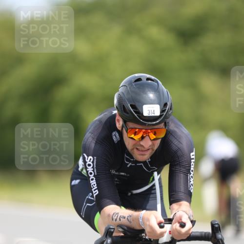 22.06.2025 - Viking Triathlon Yannick Fuchs http://msf.ph/oto/8106954 22.06.2025 12:11:43 Radfahren 13, 173, 234, 314, 340, 427, 444, 458, 604 meine-sportfotos.de