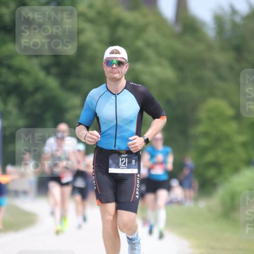 22.06.2025 - Viking Triathlon H.Heesch http://msf.ph/oto/8106960 22.06.2025 13:53:56 Laufen 121, 123 meine-sportfotos.de