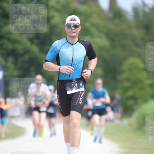 22.06.2025 - Viking Triathlon H.Heesch http://msf.ph/oto/8106965 22.06.2025 13:53:56 Laufen 121, 123 meine-sportfotos.de