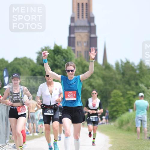 22.06.2025 - Viking Triathlon H.Heesch http://msf.ph/oto/8106975 22.06.2025 13:54:07 Laufen 11, 205, 608, 630 meine-sportfotos.de