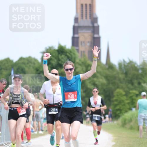 22.06.2025 - Viking Triathlon H.Heesch http://msf.ph/oto/8106980 22.06.2025 13:54:08 Laufen 11, 205, 608, 630 meine-sportfotos.de