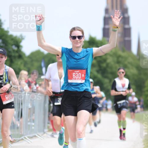 22.06.2025 - Viking Triathlon H.Heesch http://msf.ph/oto/8107013 22.06.2025 13:54:09 Laufen 11, 205, 608, 630 meine-sportfotos.de