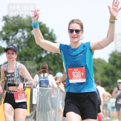 22.06.2025 - Viking Triathlon H.Heesch http://msf.ph/oto/8107022 22.06.2025 13:54:10 Laufen 11, 205, 608, 630 meine-sportfotos.de