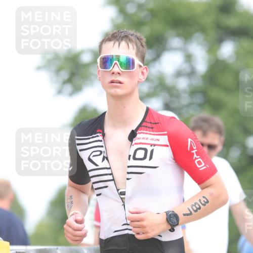 22.06.2025 - Viking Triathlon H.Heesch http://msf.ph/oto/8107031 22.06.2025 14:30:27 Laufen 387, 418 meine-sportfotos.de