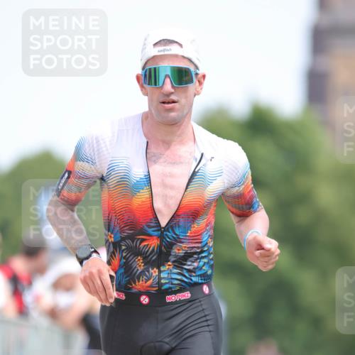 22.06.2025 - Viking Triathlon H.Heesch http://msf.ph/oto/8107090 22.06.2025 13:54:23 Laufen 90, 496, 531 meine-sportfotos.de