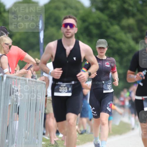 22.06.2025 - Viking Triathlon H.Heesch http://msf.ph/oto/8107266 22.06.2025 13:55:16 Laufen 183, 399, 453, 521 meine-sportfotos.de