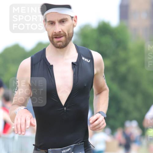 22.06.2025 - Viking Triathlon H.Heesch http://msf.ph/oto/8107275 22.06.2025 14:31:22 Laufen 55, 186, 265 meine-sportfotos.de