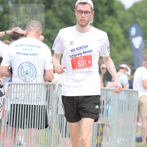 22.06.2025 - Viking Triathlon H.Heesch http://msf.ph/oto/8107295 22.06.2025 14:42:01 Laufen 184, 356, 366, 601, 637 meine-sportfotos.de