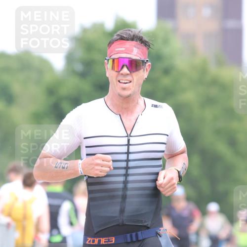 22.06.2025 - Viking Triathlon H.Heesch http://msf.ph/oto/8107307 22.06.2025 14:31:27 Laufen 55, 265 meine-sportfotos.de