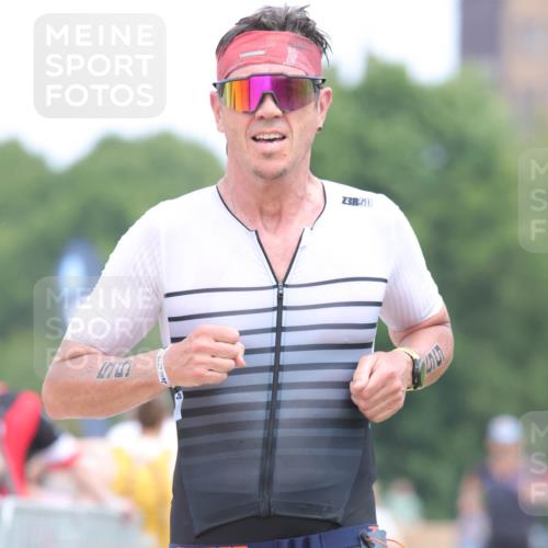 22.06.2025 - Viking Triathlon H.Heesch http://msf.ph/oto/8107332 22.06.2025 14:31:27 Laufen 55, 265 meine-sportfotos.de