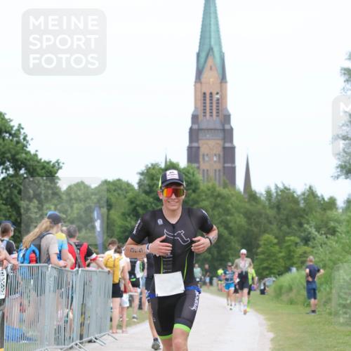 22.06.2025 - Viking Triathlon H.Heesch http://msf.ph/oto/8107347 22.06.2025 14:31:34 Laufen 365, 395 meine-sportfotos.de