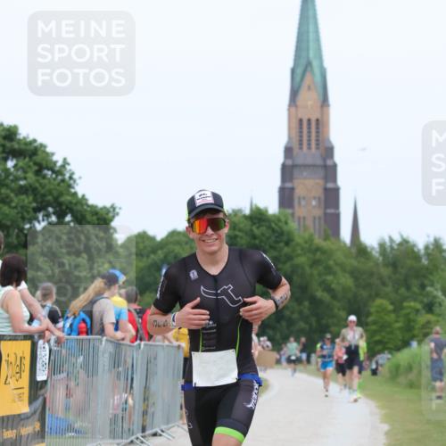 22.06.2025 - Viking Triathlon H.Heesch http://msf.ph/oto/8107377 22.06.2025 14:31:35 Laufen 365, 395 meine-sportfotos.de