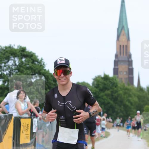 22.06.2025 - Viking Triathlon H.Heesch http://msf.ph/oto/8107407 22.06.2025 14:31:36 Laufen 365, 395 meine-sportfotos.de