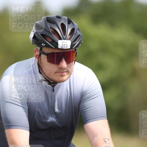 22.06.2025 - Viking Triathlon Yannick Fuchs http://msf.ph/oto/8107467 22.06.2025 12:12:17 Radfahren 303 meine-sportfotos.de
