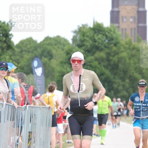 22.06.2025 - Viking Triathlon H.Heesch http://msf.ph/oto/8107491 22.06.2025 14:31:44 Laufen 17, 518 meine-sportfotos.de