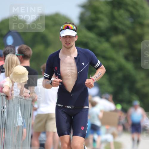 22.06.2025 - Viking Triathlon H.Heesch http://msf.ph/oto/8107494 22.06.2025 13:57:10 Laufen 544 meine-sportfotos.de