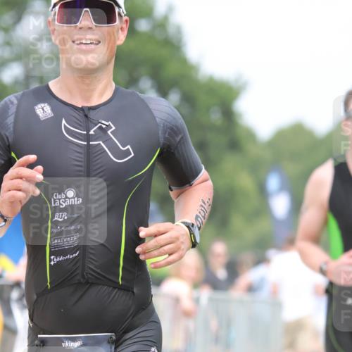 22.06.2025 - Viking Triathlon H.Heesch http://msf.ph/oto/8107507 22.06.2025 14:42:07 Laufen 184, 356, 366, 601 meine-sportfotos.de