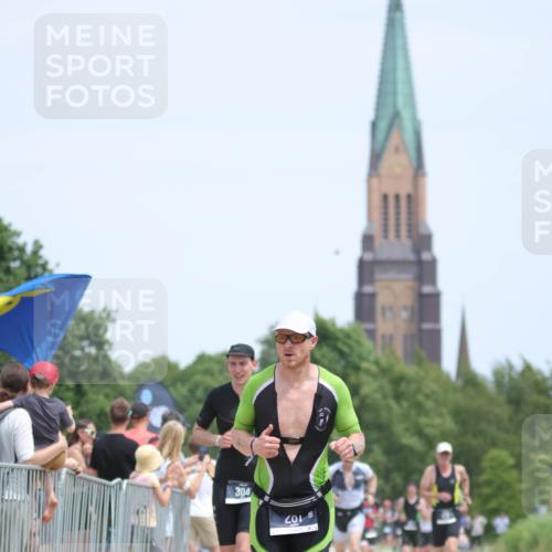 22.06.2025 - Viking Triathlon H.Heesch http://msf.ph/oto/8107565 22.06.2025 13:58:14 Laufen 26, 281, 304 meine-sportfotos.de