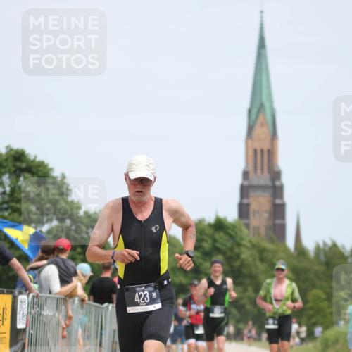22.06.2025 - Viking Triathlon H.Heesch http://msf.ph/oto/8107582 22.06.2025 13:58:24 Laufen 50, 76, 253, 304, 423 meine-sportfotos.de
