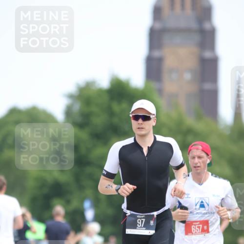 22.06.2025 - Viking Triathlon H.Heesch http://msf.ph/oto/8107627 22.06.2025 14:00:22 Laufen 97, 657 meine-sportfotos.de