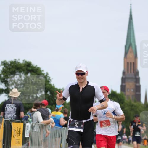 22.06.2025 - Viking Triathlon H.Heesch http://msf.ph/oto/8107640 22.06.2025 14:00:25 Laufen 97, 102, 152, 241, 657 meine-sportfotos.de