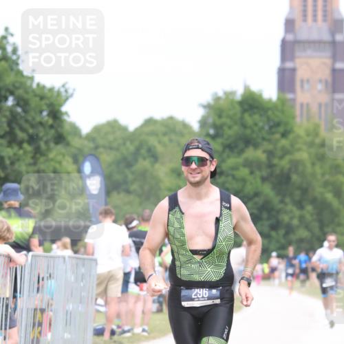 22.06.2025 - Viking Triathlon H.Heesch http://msf.ph/oto/8107641 22.06.2025 14:42:16 Laufen 296 meine-sportfotos.de