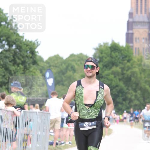 22.06.2025 - Viking Triathlon H.Heesch http://msf.ph/oto/8107667 22.06.2025 14:42:17 Laufen 296 meine-sportfotos.de