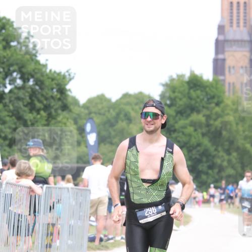 22.06.2025 - Viking Triathlon H.Heesch http://msf.ph/oto/8107680 22.06.2025 14:42:17 Laufen 296 meine-sportfotos.de