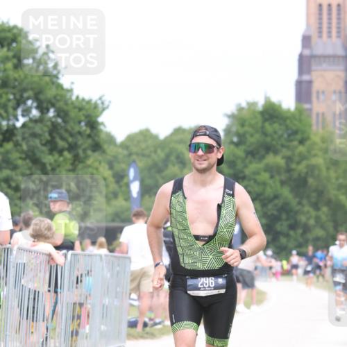 22.06.2025 - Viking Triathlon H.Heesch http://msf.ph/oto/8107687 22.06.2025 14:42:17 Laufen 296 meine-sportfotos.de