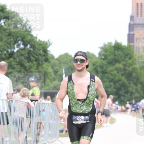 22.06.2025 - Viking Triathlon H.Heesch http://msf.ph/oto/8107714 22.06.2025 14:42:17 Laufen 296 meine-sportfotos.de