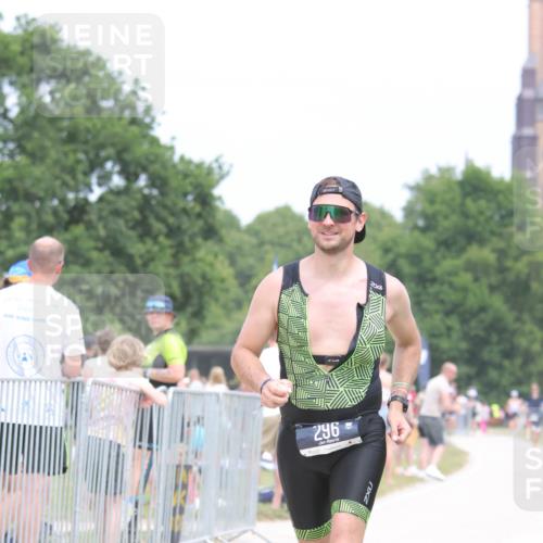 22.06.2025 - Viking Triathlon H.Heesch http://msf.ph/oto/8107721 22.06.2025 14:42:17 Laufen 296 meine-sportfotos.de
