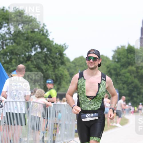 22.06.2025 - Viking Triathlon H.Heesch http://msf.ph/oto/8107728 22.06.2025 14:42:17 Laufen 296 meine-sportfotos.de