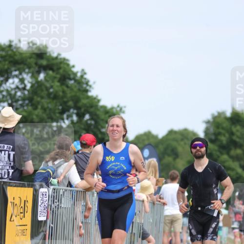 22.06.2025 - Viking Triathlon H.Heesch http://msf.ph/oto/8107734 22.06.2025 14:01:35 Laufen 13, 383, 542 meine-sportfotos.de