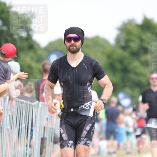 22.06.2025 - Viking Triathlon H.Heesch http://msf.ph/oto/8107742 22.06.2025 14:01:36 Laufen 13, 383, 542 meine-sportfotos.de