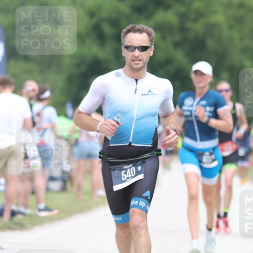 22.06.2025 - Viking Triathlon H.Heesch http://msf.ph/oto/8107790 22.06.2025 14:42:26 Laufen 163, 540, 606 meine-sportfotos.de