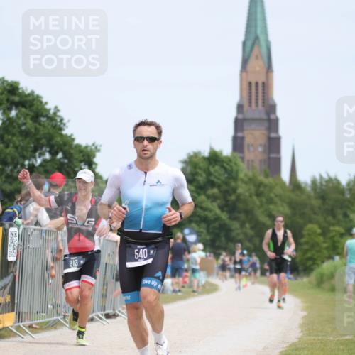 22.06.2025 - Viking Triathlon H.Heesch http://msf.ph/oto/8107829 22.06.2025 14:01:44 Laufen 13, 51, 313, 366, 540, 542 meine-sportfotos.de