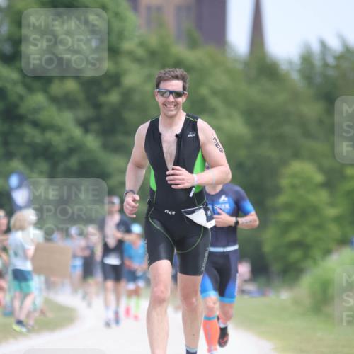 22.06.2025 - Viking Triathlon H.Heesch http://msf.ph/oto/8107847 22.06.2025 14:01:47 Laufen 13, 51, 313, 366, 540 meine-sportfotos.de