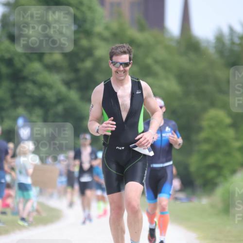 22.06.2025 - Viking Triathlon H.Heesch http://msf.ph/oto/8107856 22.06.2025 14:01:47 Laufen 13, 51, 313, 366, 540 meine-sportfotos.de
