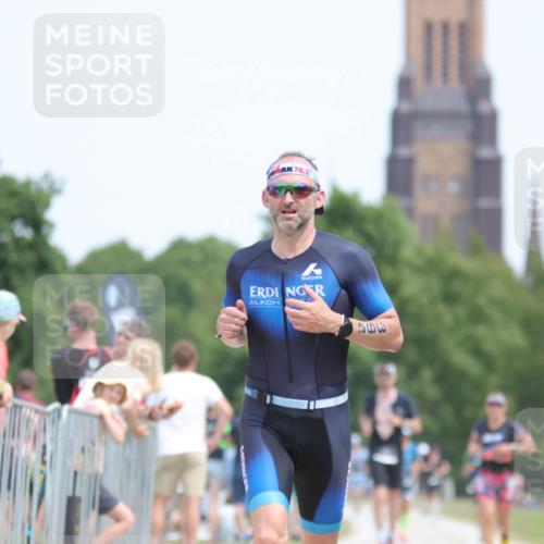 22.06.2025 - Viking Triathlon H.Heesch http://msf.ph/oto/8107885 22.06.2025 14:01:53 Laufen 366, 394 meine-sportfotos.de