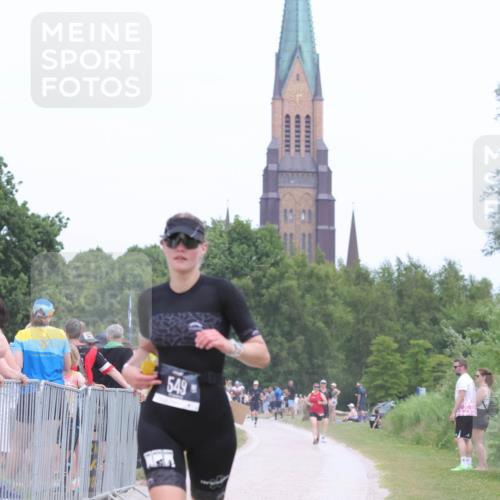 22.06.2025 - Viking Triathlon H.Heesch http://msf.ph/oto/8107898 22.06.2025 14:32:26 Laufen 390, 549 meine-sportfotos.de