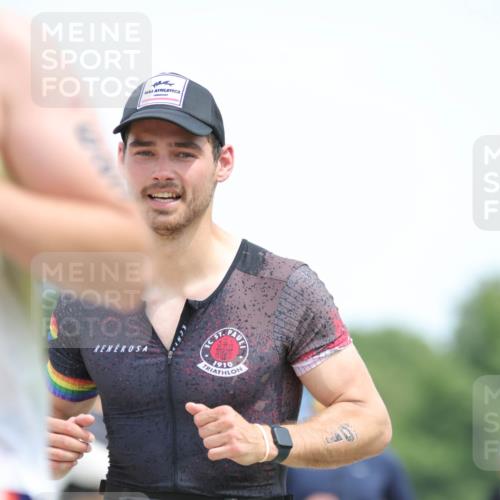 22.06.2025 - Viking Triathlon H.Heesch http://msf.ph/oto/8108060 22.06.2025 14:03:05 Laufen 61, 142, 402, 557, 623 meine-sportfotos.de