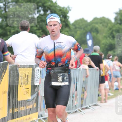 22.06.2025 - Viking Triathlon H.Heesch http://msf.ph/oto/8108064 22.06.2025 14:32:56 Laufen 90 meine-sportfotos.de