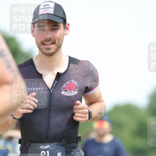 22.06.2025 - Viking Triathlon H.Heesch http://msf.ph/oto/8108065 22.06.2025 14:03:05 Laufen 61, 142, 402, 557, 623 meine-sportfotos.de