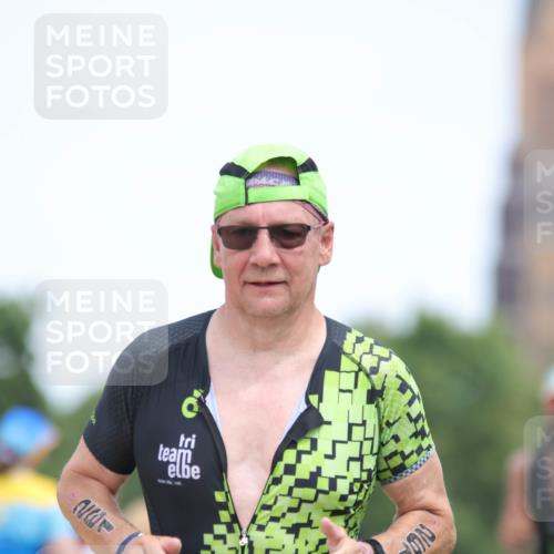 22.06.2025 - Viking Triathlon H.Heesch http://msf.ph/oto/8108079 22.06.2025 14:24:42 Laufen 38, 84, 261, 336, 393 meine-sportfotos.de