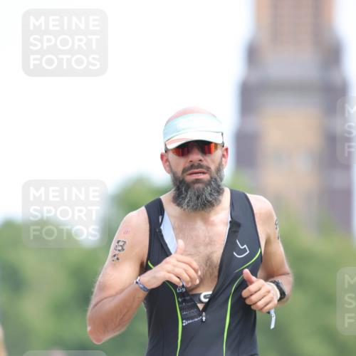 22.06.2025 - Viking Triathlon H.Heesch http://msf.ph/oto/8108093 22.06.2025 14:24:44 Laufen 38, 84, 261, 336, 393 meine-sportfotos.de