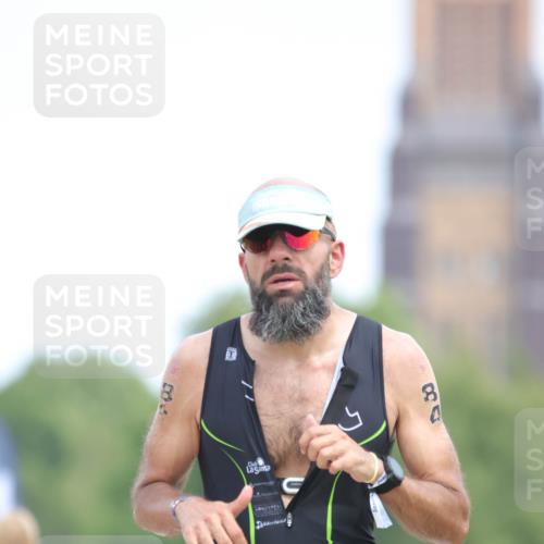 22.06.2025 - Viking Triathlon H.Heesch http://msf.ph/oto/8108098 22.06.2025 14:24:44 Laufen 38, 84, 261, 336, 393 meine-sportfotos.de