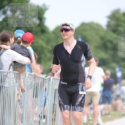 22.06.2025 - Viking Triathlon H.Heesch http://msf.ph/oto/8108121 22.06.2025 14:03:10 Laufen 61, 142, 402, 461, 557 meine-sportfotos.de