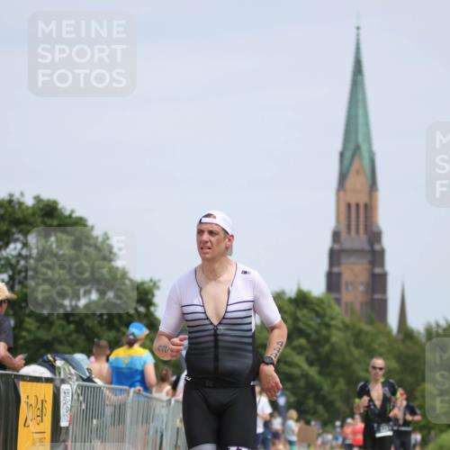 22.06.2025 - Viking Triathlon H.Heesch http://msf.ph/oto/8108129 22.06.2025 14:03:20 Laufen 444, 523 meine-sportfotos.de